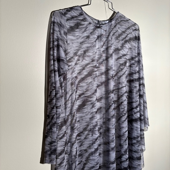 Ala Von Auersperg Rachel Mesh Poncho - Picture 5 of 9